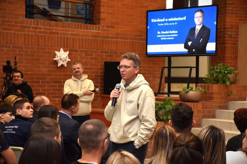 kérdezd a minsiztert (17).JPG